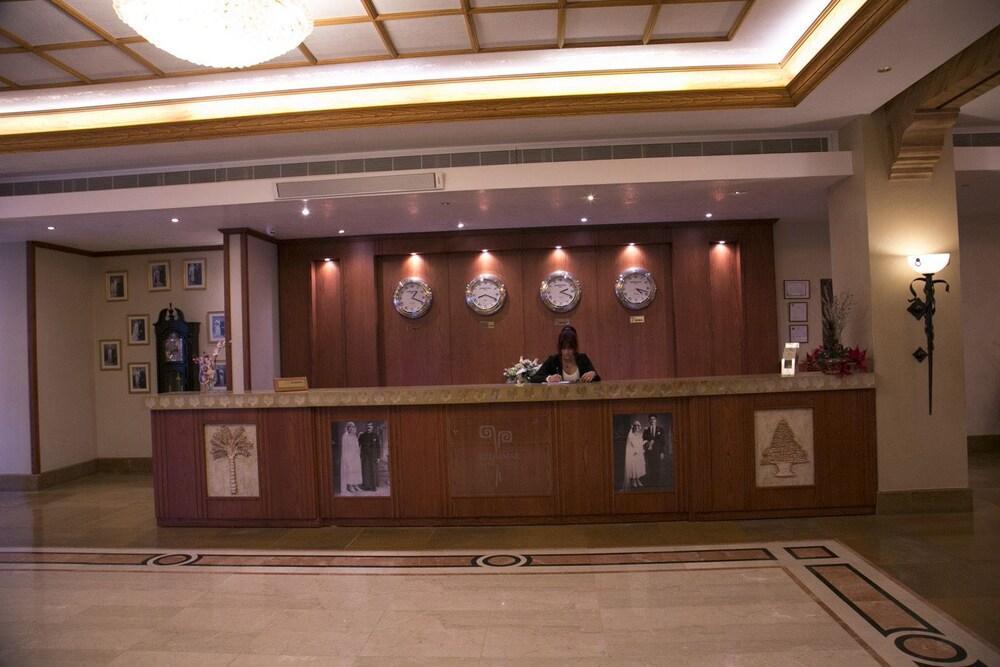 Bzommar Palace Hotel 주니에 외부 사진