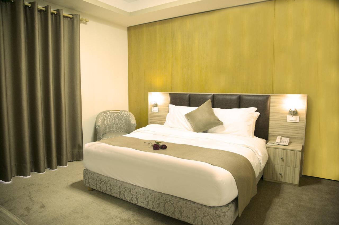 Bzommar Palace Hotel 주니에 외부 사진