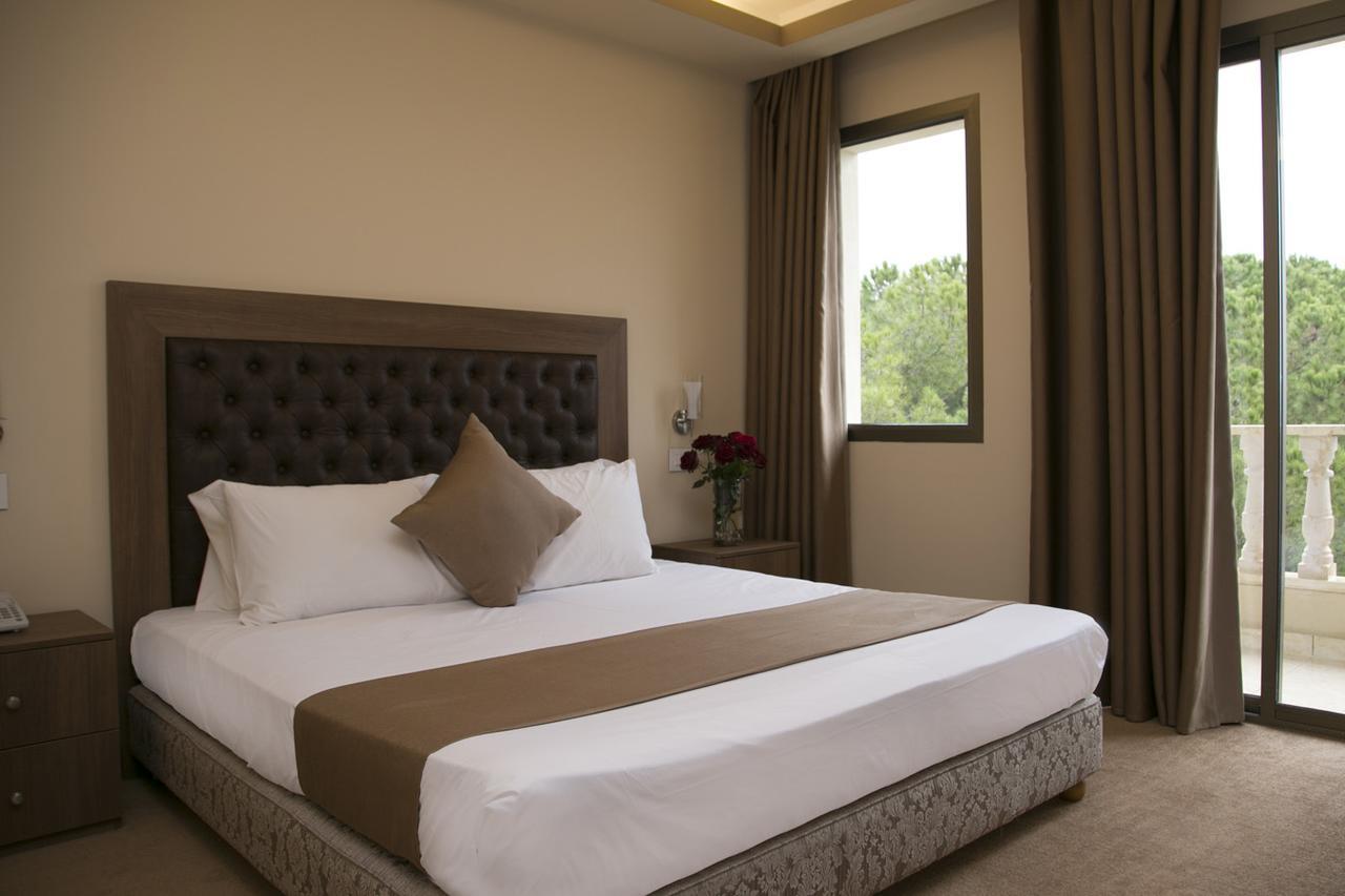 Bzommar Palace Hotel 주니에 외부 사진