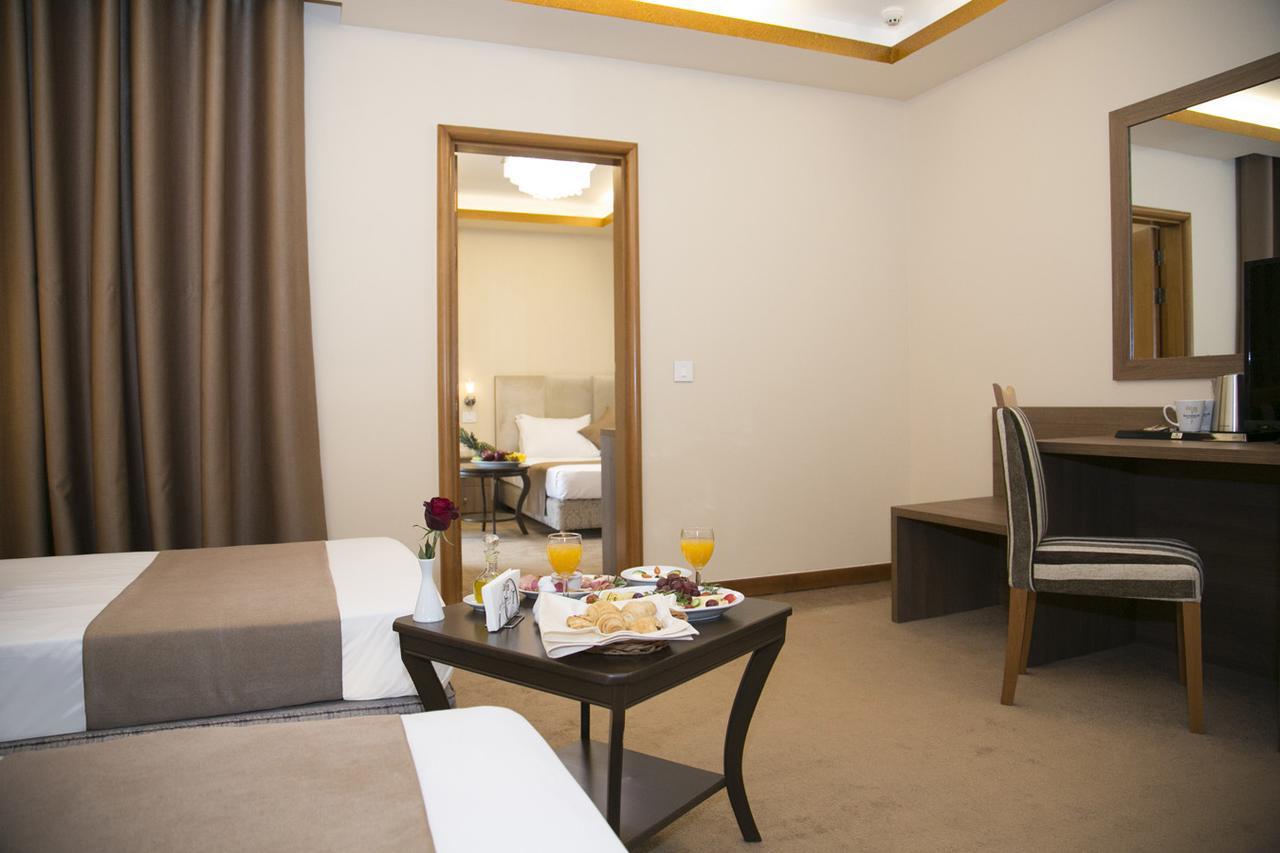 Bzommar Palace Hotel 주니에 외부 사진