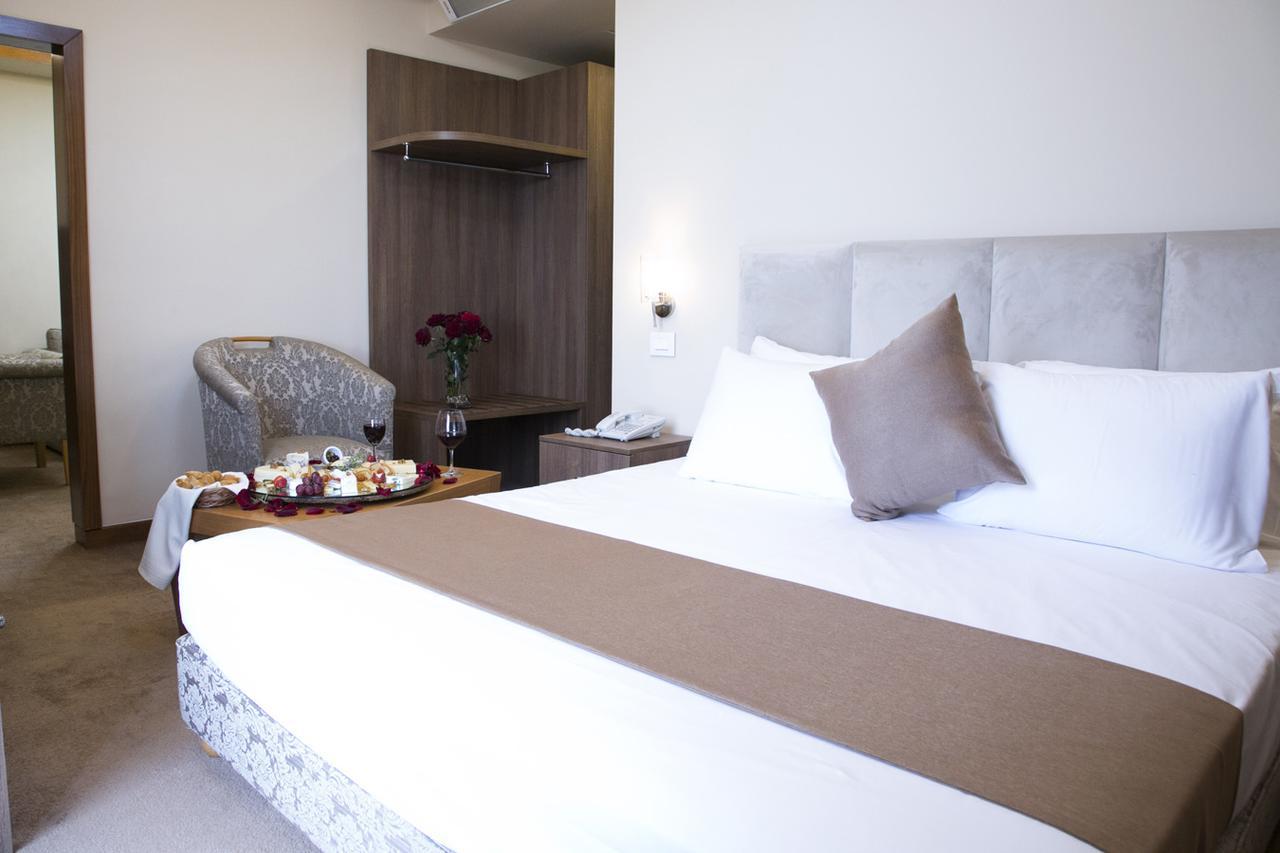 Bzommar Palace Hotel 주니에 외부 사진