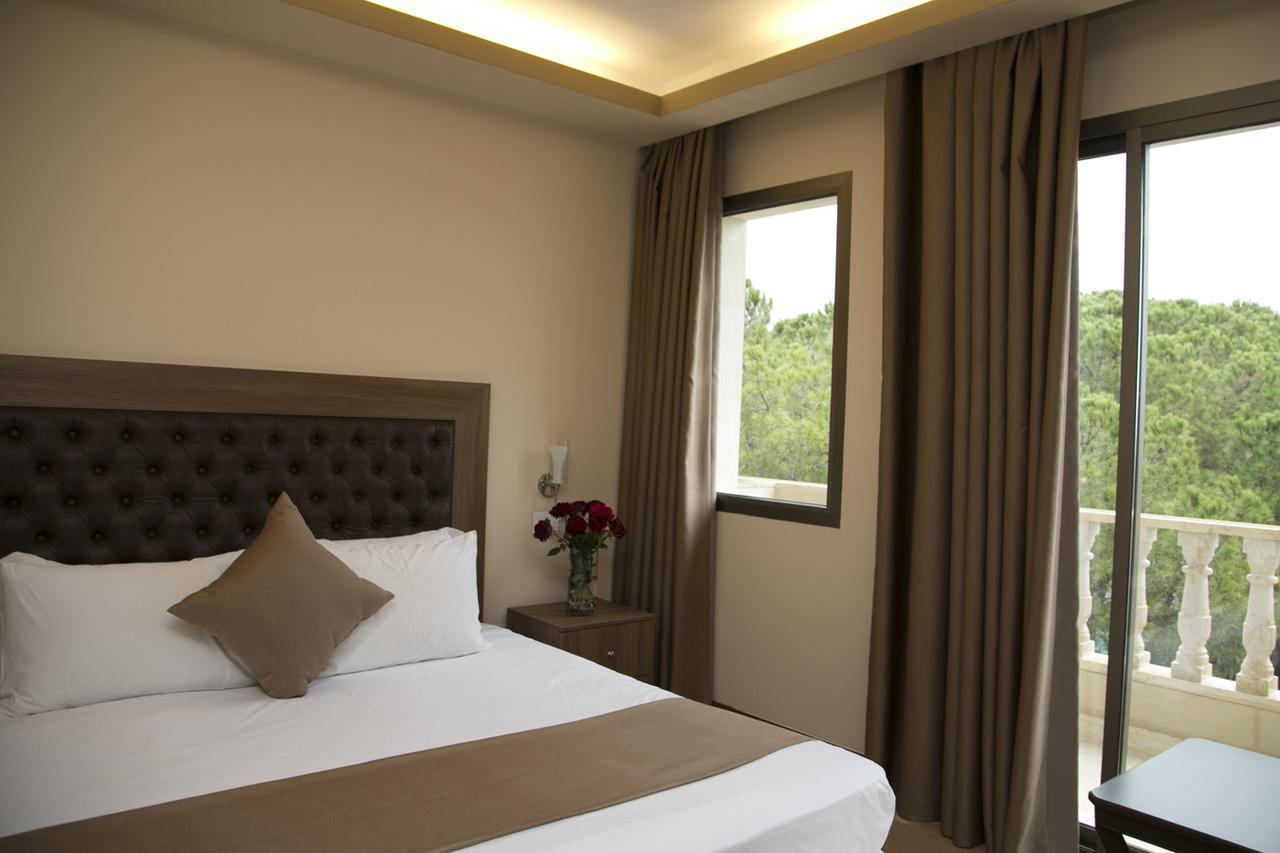 Bzommar Palace Hotel 주니에 외부 사진