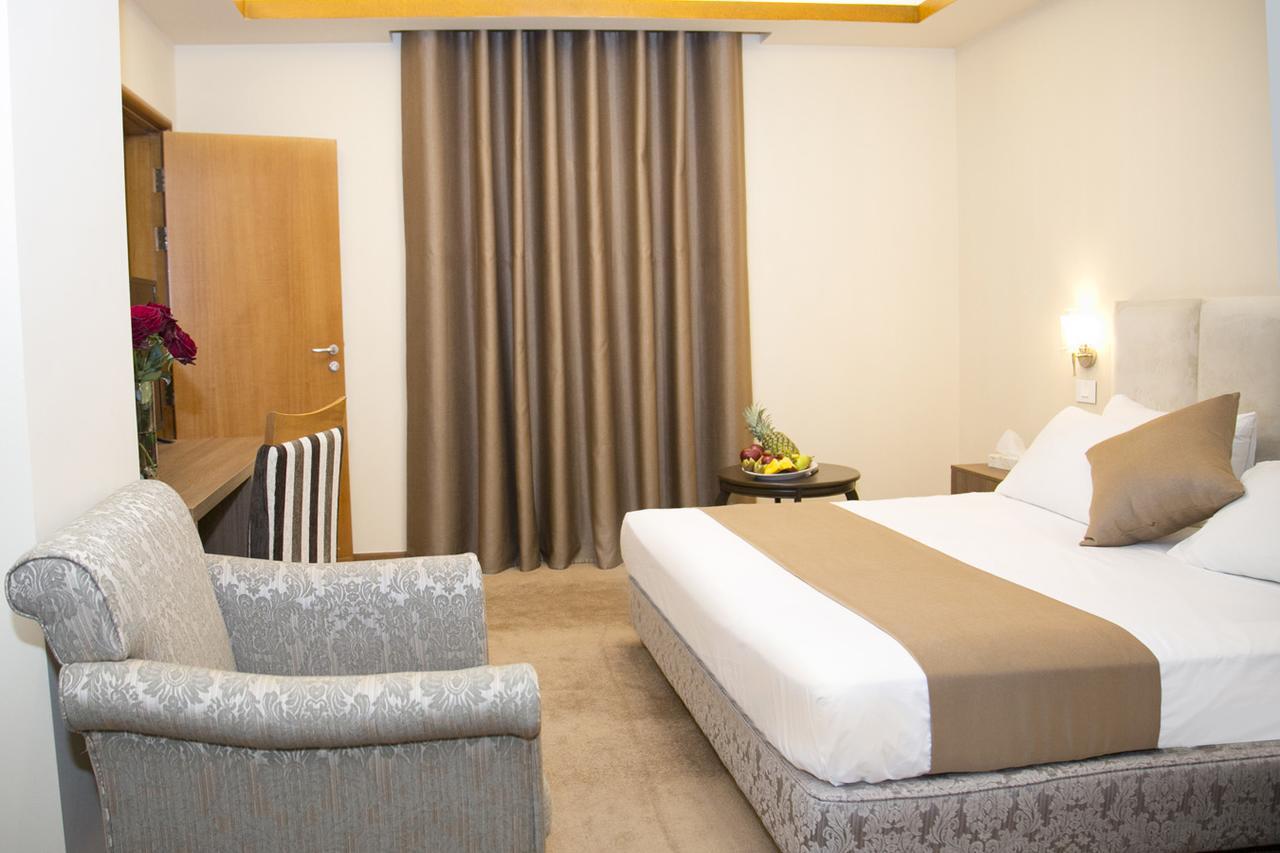 Bzommar Palace Hotel 주니에 외부 사진