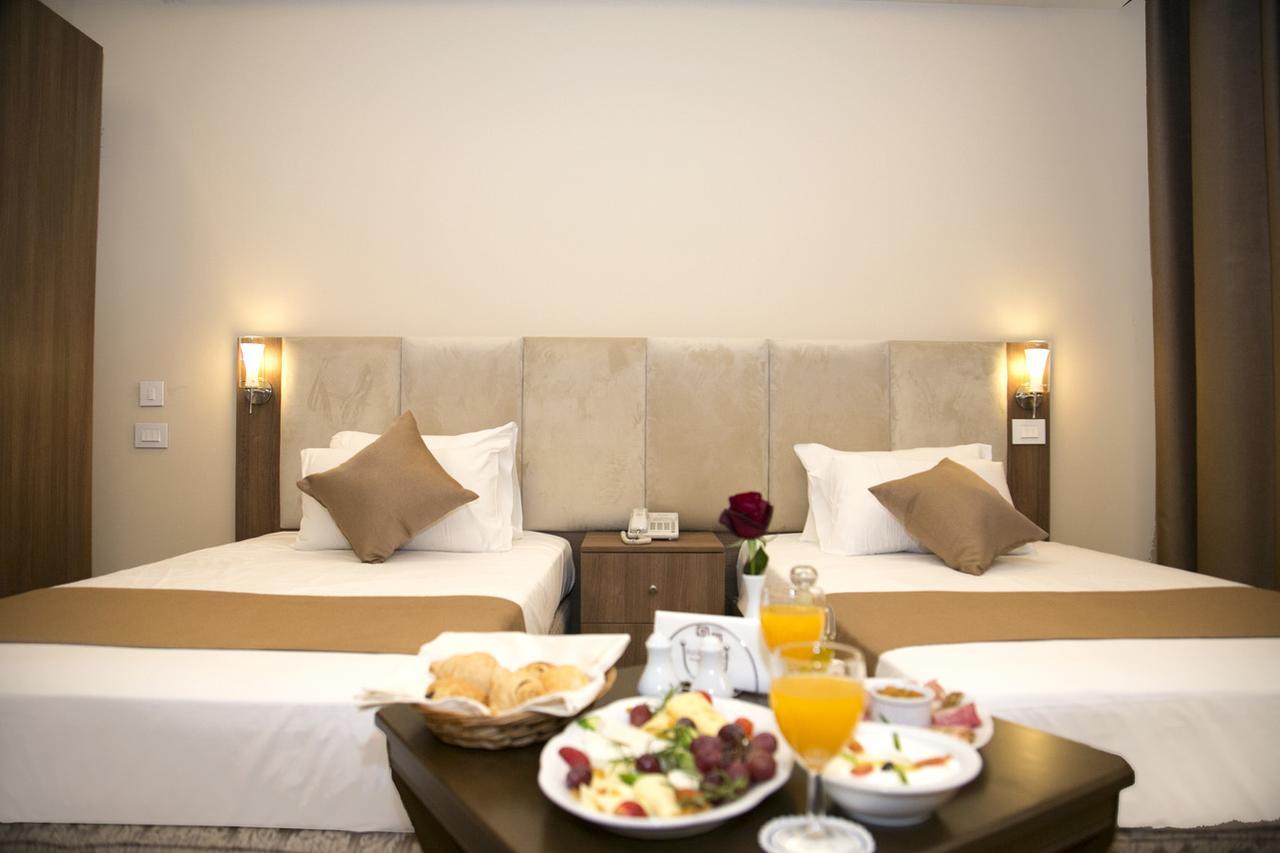 Bzommar Palace Hotel 주니에 외부 사진