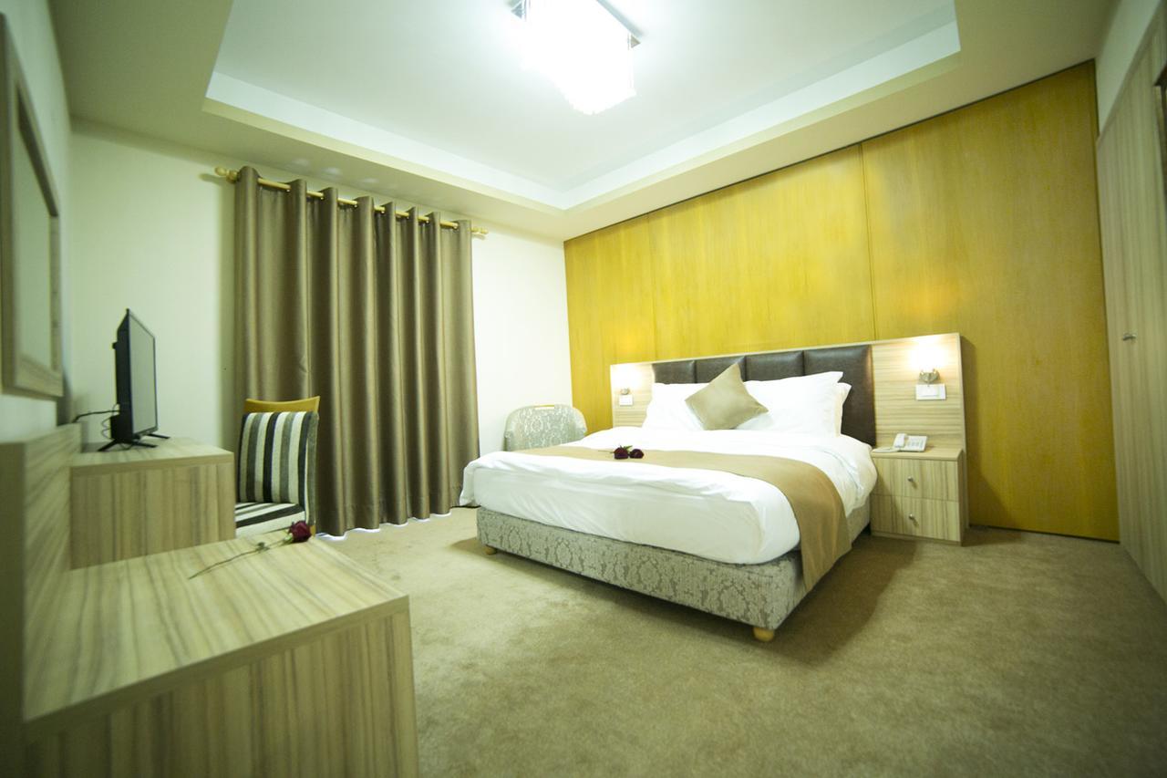 Bzommar Palace Hotel 주니에 외부 사진