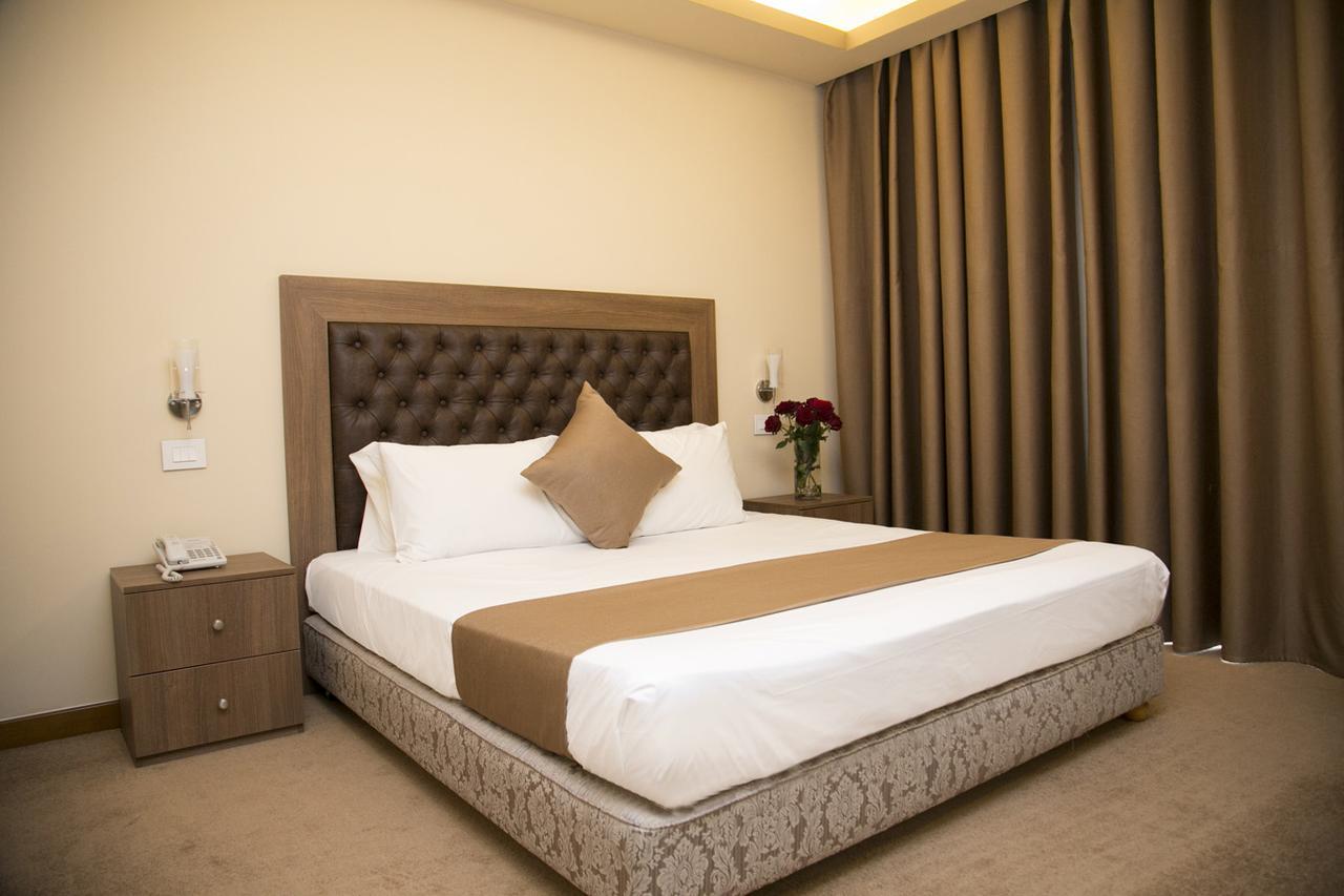 Bzommar Palace Hotel 주니에 외부 사진