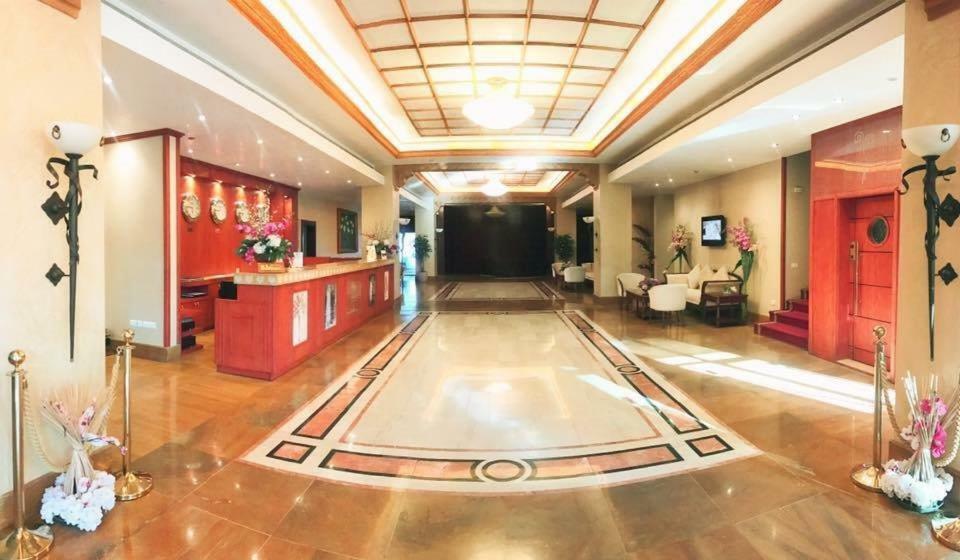 Bzommar Palace Hotel 주니에 외부 사진