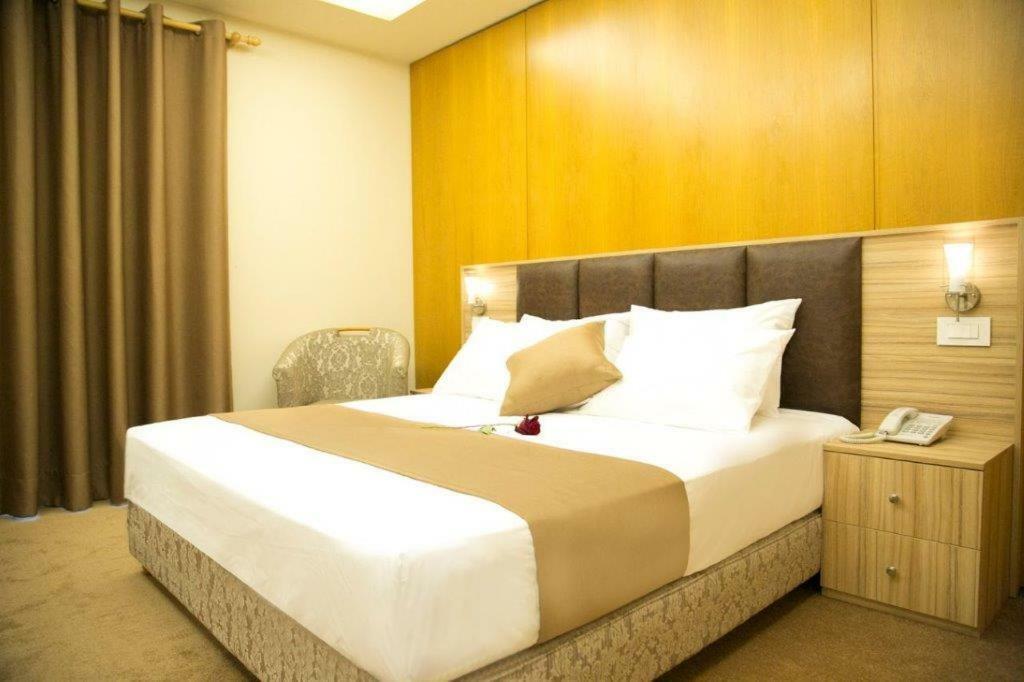 Bzommar Palace Hotel 주니에 외부 사진
