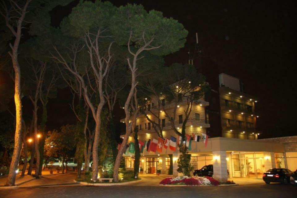 Bzommar Palace Hotel 주니에 외부 사진